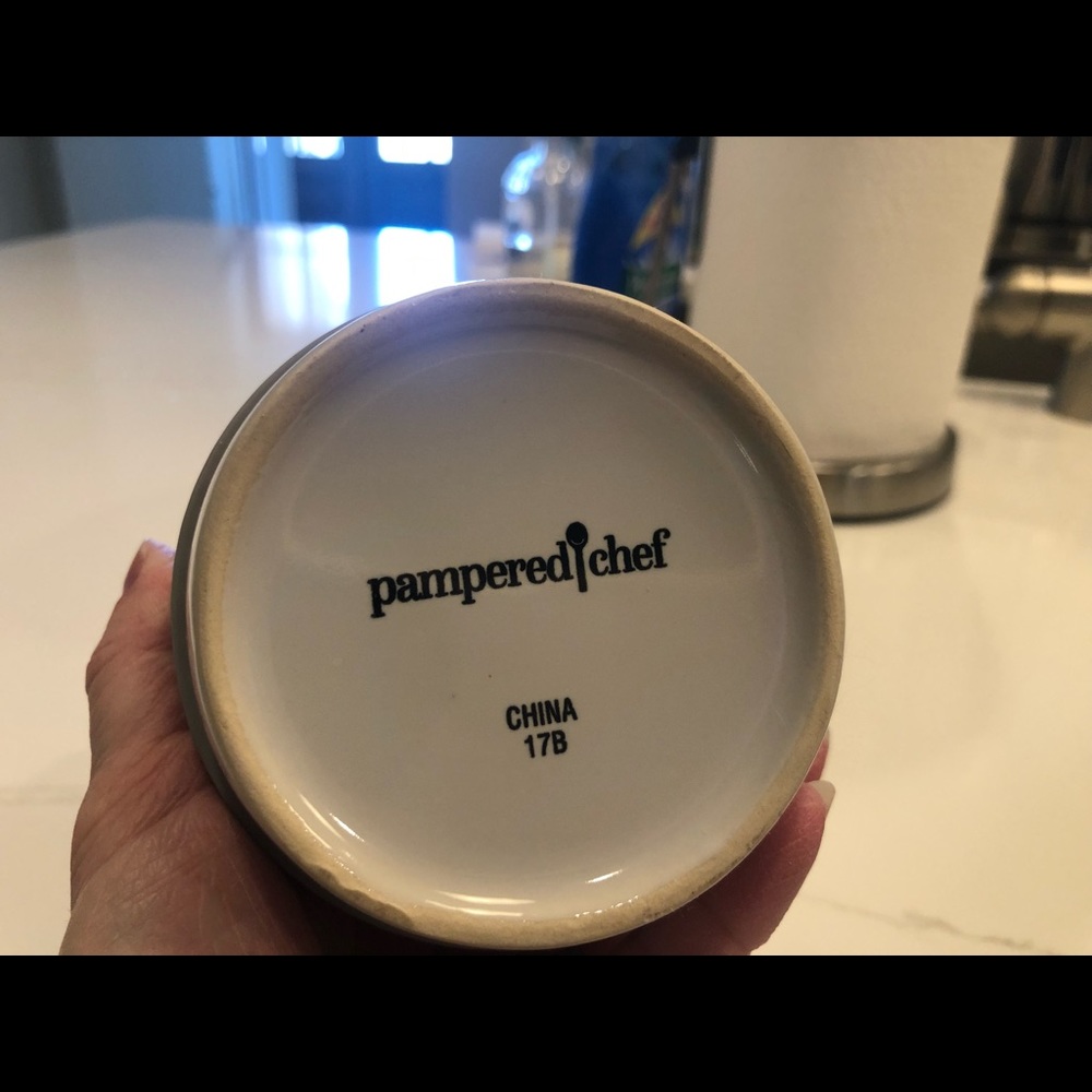 Brand new without tags pampered chef microwave egg cooker - Picture 3 of 3
